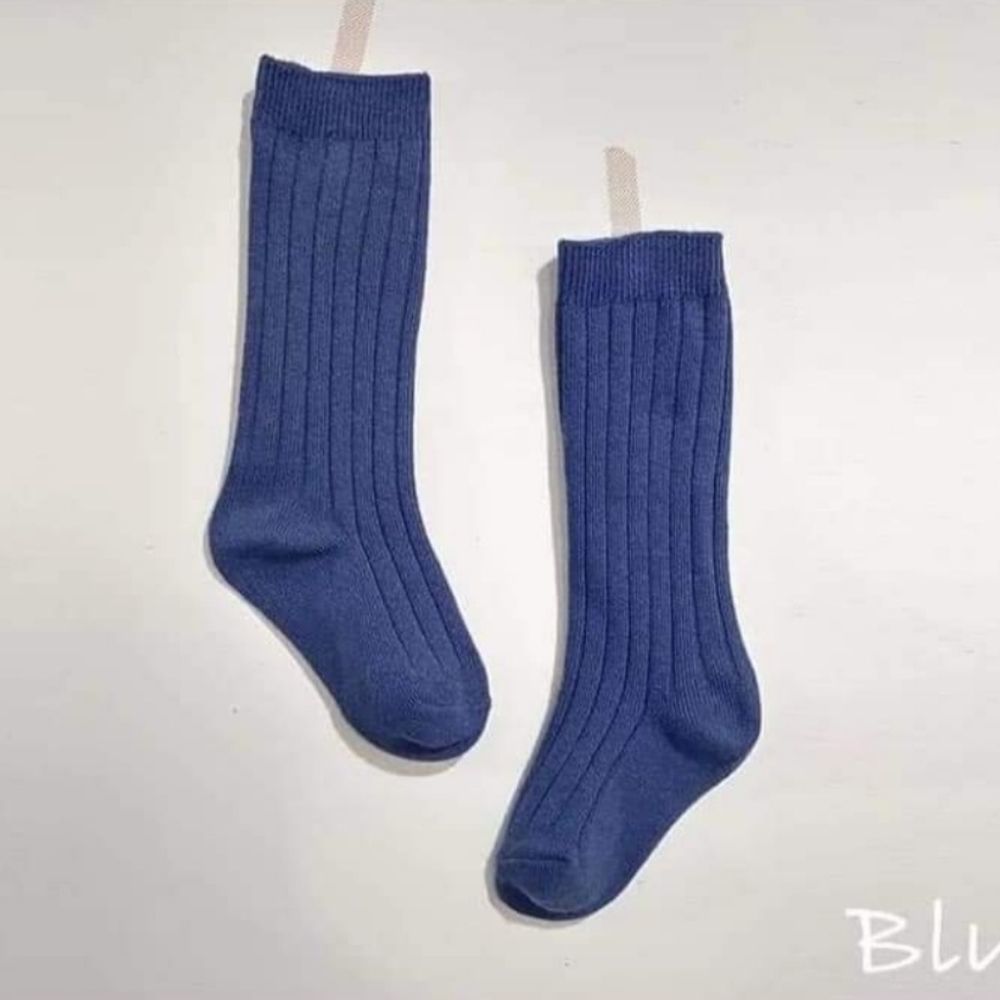 NEW BLUE KIDS KNEE SOCKS SIZE XL (5-8 YEARS)